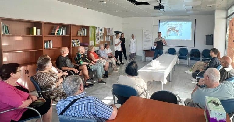 Charla para diabéticos en centro de salud Torrecárdenas de Almería